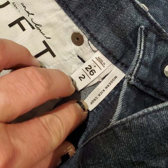 ANN TAYLOR LOFT MODERN KICK CROP JEANS, 2P (26P) C0077 - Picture 2 of 4